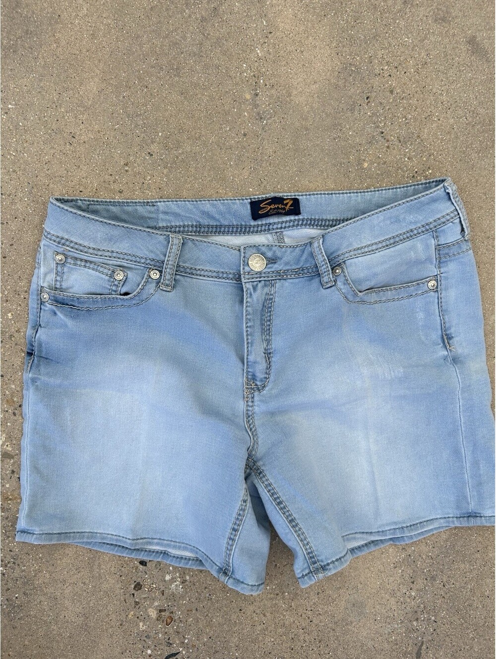 Seven7 Womens Denim Shorts 14 Spotty Light Wash Embroidered Pockets Mid Rise